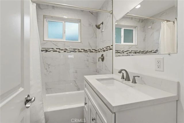9754 Yolanda Avenue, Northridge, CA 91324