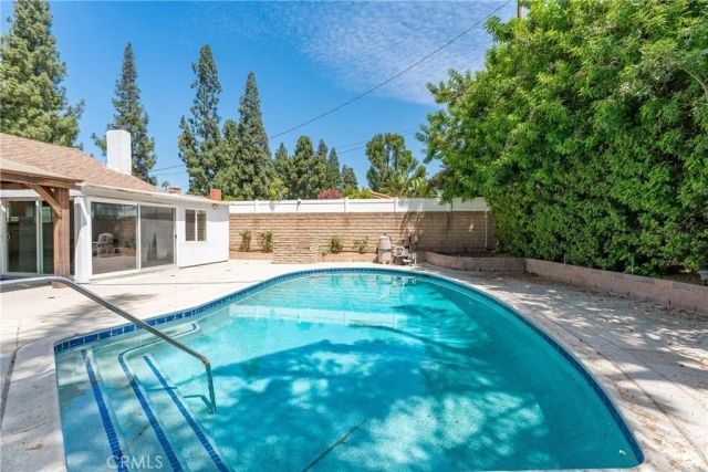 9754 Yolanda Avenue, Northridge, CA 91324