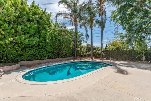 9754 Yolanda Avenue, Northridge, CA 91324
