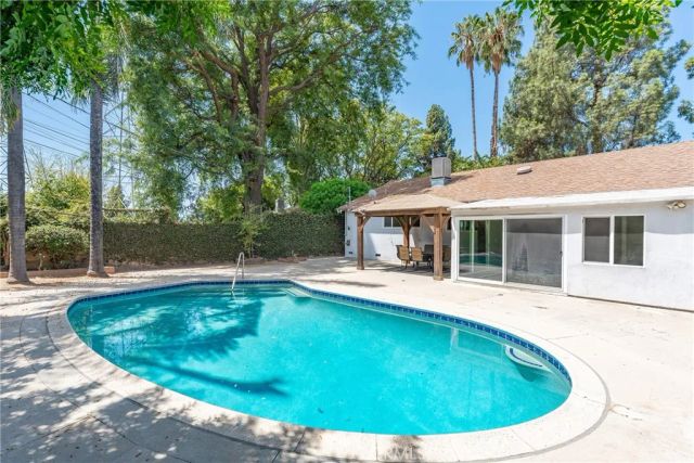 9754 Yolanda Avenue, Northridge, CA 91324
