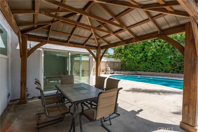 9754 Yolanda Avenue, Northridge, CA 91324