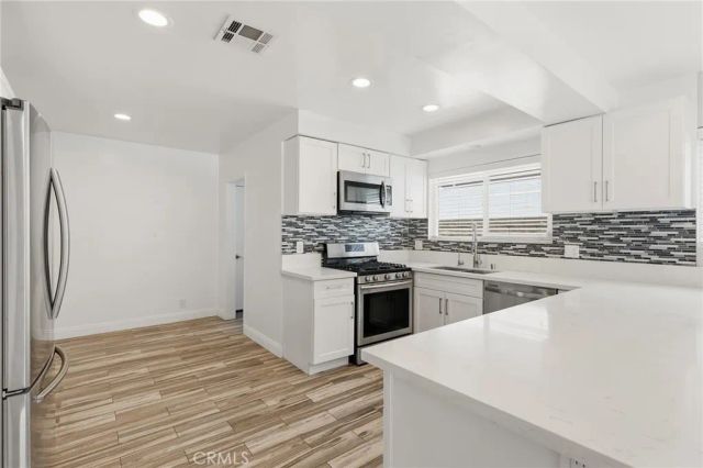 9754 Yolanda Avenue, Northridge, CA 91324