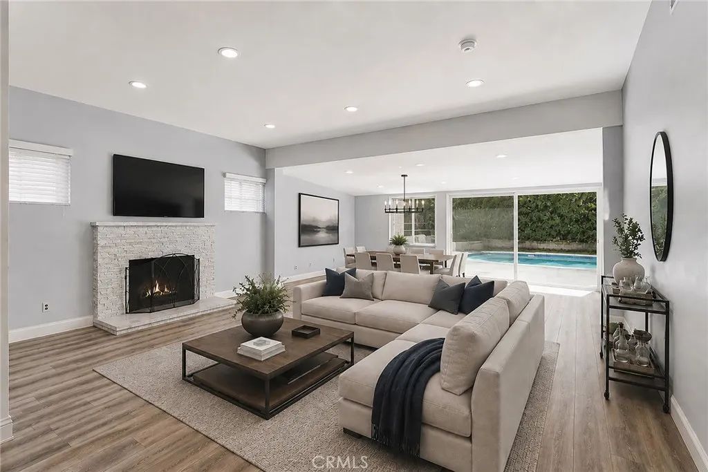 9754 Yolanda Avenue, Northridge, CA 91324