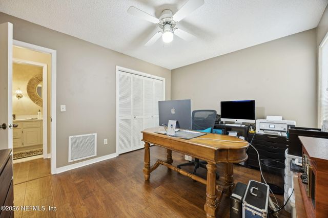 21 FOX VALLEY Drive, Orange Park, FL 32073