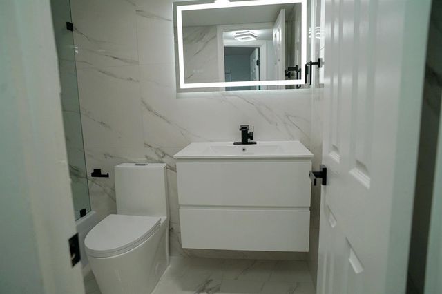 2780 N Pine Island Road 211, Sunrise, FL 33322
