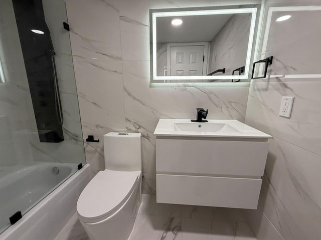 2780 N Pine Island Road 211, Sunrise, FL 33322