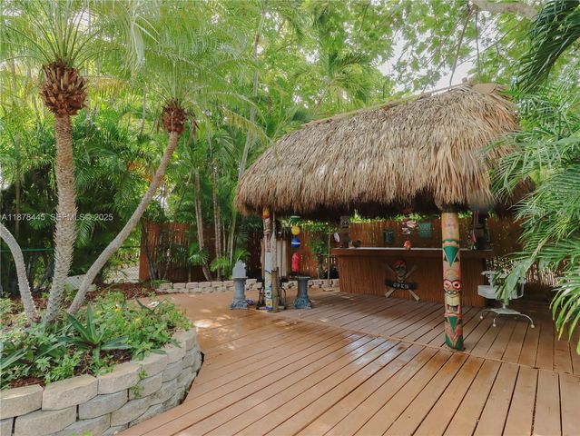 141 Ocean Dr, Tavernier, FL 33070