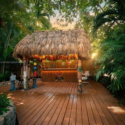 141 Ocean Dr, Tavernier, FL 33070