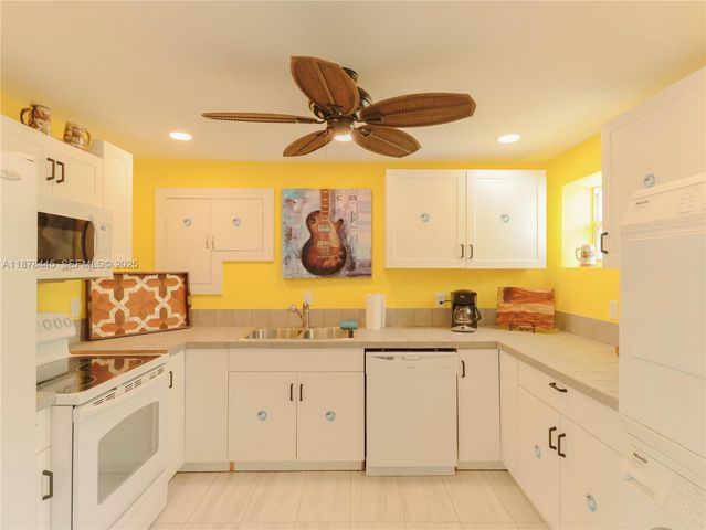 141 Ocean Dr, Tavernier, FL 33070