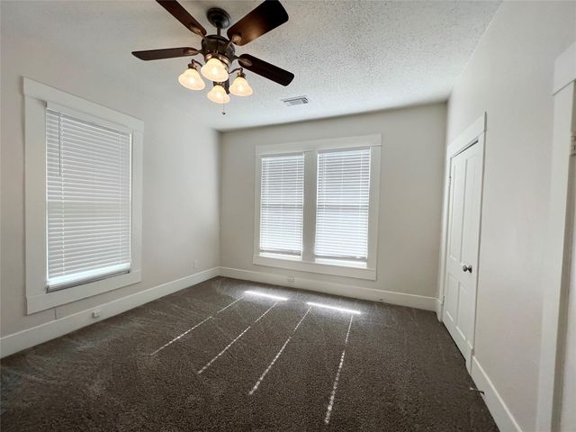 421 E Myrtle Street, Angleton, TX 77515