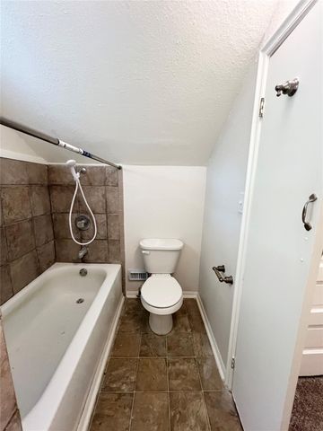 421 E Myrtle Street, Angleton, TX 77515