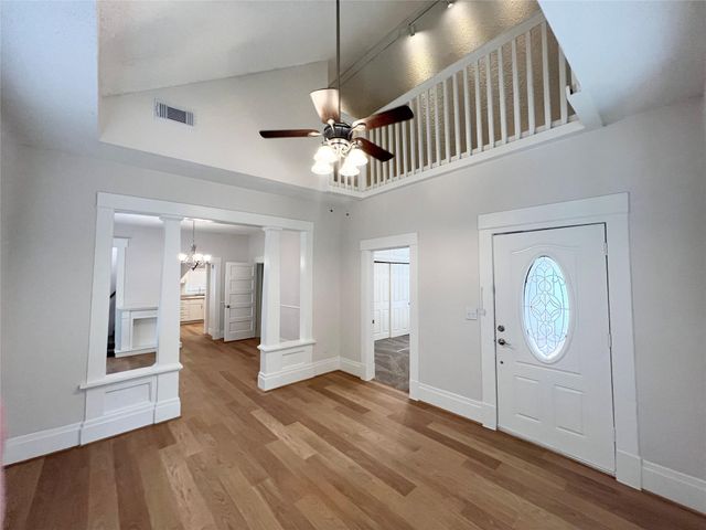 421 E Myrtle Street, Angleton, TX 77515
