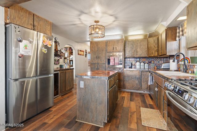 270 Elm Street, Fernley, NV 89408