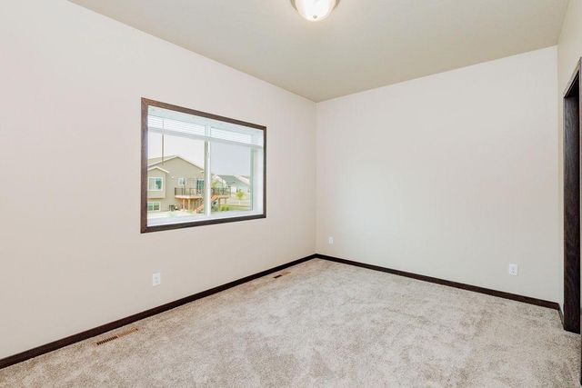 3062 39th Avenue S, Moorhead, MN 56560