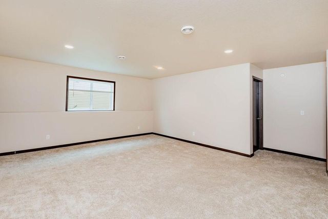3062 39th Avenue S, Moorhead, MN 56560