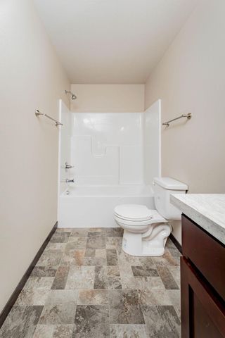 3062 39th Avenue S, Moorhead, MN 56560