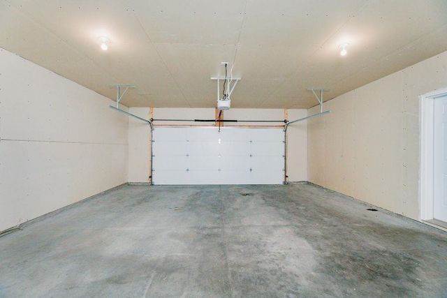 3062 39th Avenue S, Moorhead, MN 56560