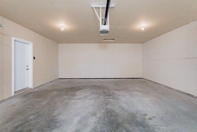 3062 39th Avenue S, Moorhead, MN 56560