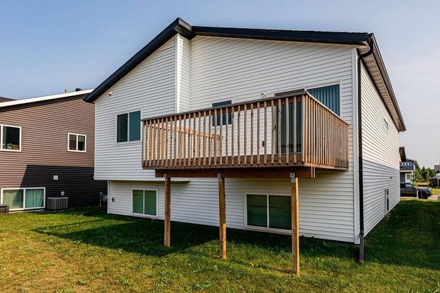 3062 39th Avenue S, Moorhead, MN 56560