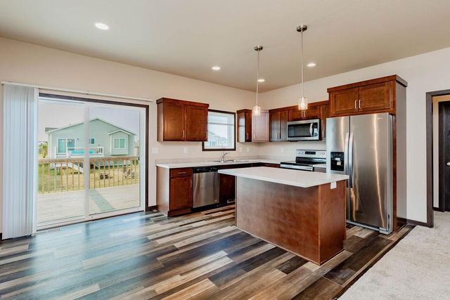 3062 39th Avenue S, Moorhead, MN 56560