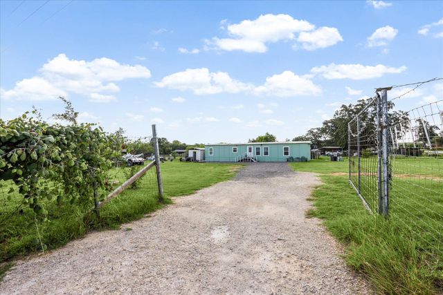235 Thompson RD, Dale, TX 78616