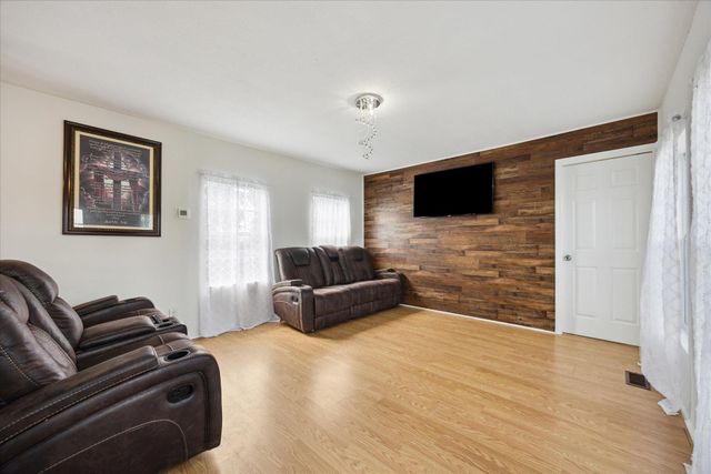 235 Thompson RD, Dale, TX 78616
