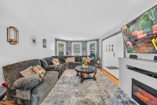 35 Lakeview Pl, Verona Twp., NJ 07044