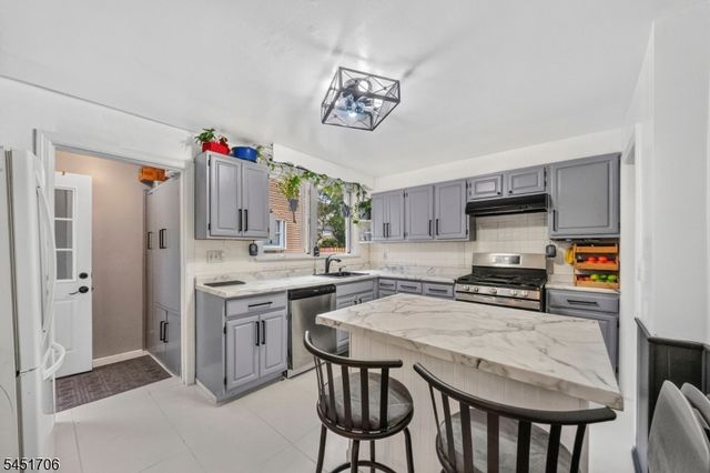 35 Lakeview Pl, Verona Twp., NJ 07044