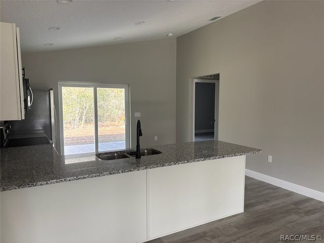 6642 N Roland Drive, Dunnellon, FL 34433