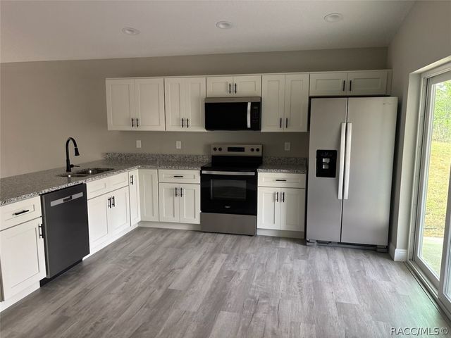 6642 N Roland Drive, Dunnellon, FL 34433