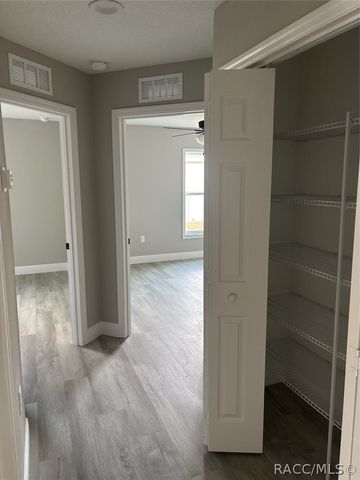 6642 N Roland Drive, Dunnellon, FL 34433