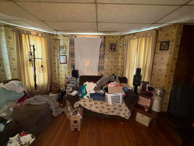 233-235 White St, Springfield, MA 01108