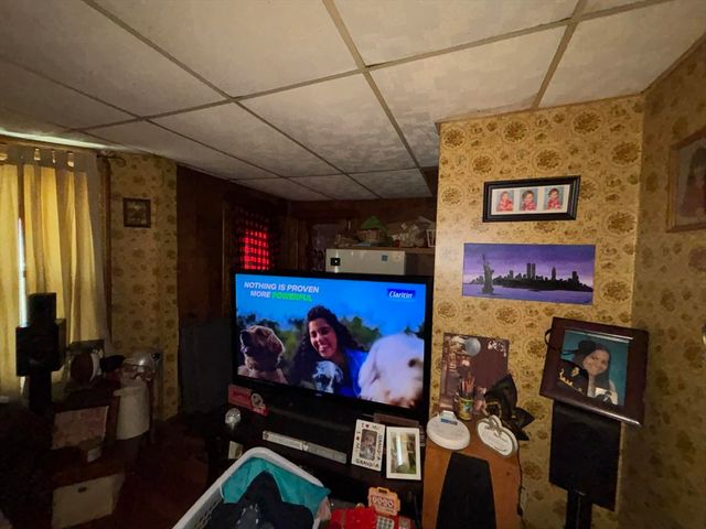 233-235 White St, Springfield, MA 01108