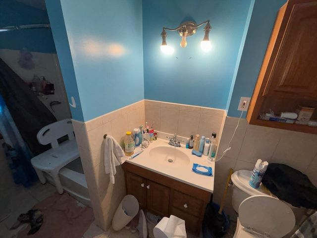 233-235 White St, Springfield, MA 01108