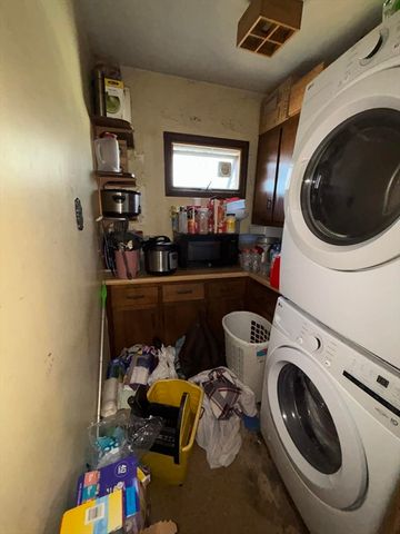 233-235 White St, Springfield, MA 01108