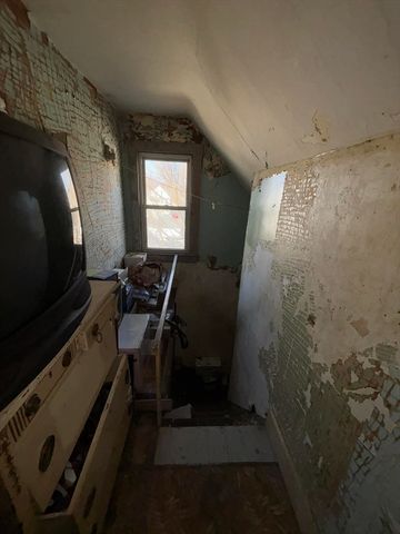 233-235 White St, Springfield, MA 01108