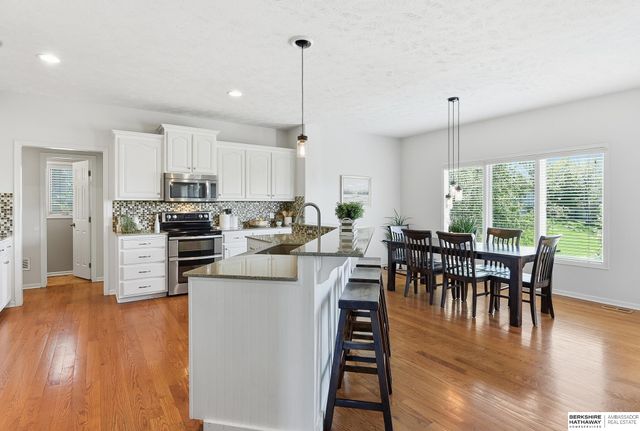 17323 Franklin Drive, Omaha, NE 68118