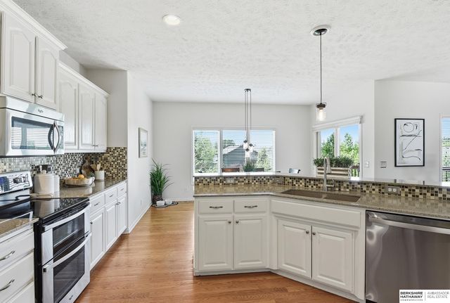 17323 Franklin Drive, Omaha, NE 68118