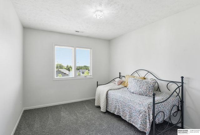 17323 Franklin Drive, Omaha, NE 68118