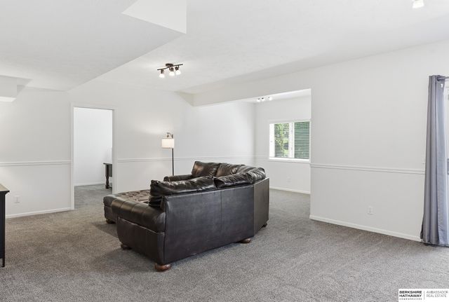17323 Franklin Drive, Omaha, NE 68118