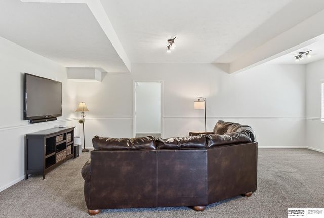 17323 Franklin Drive, Omaha, NE 68118