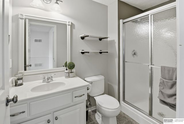 17323 Franklin Drive, Omaha, NE 68118