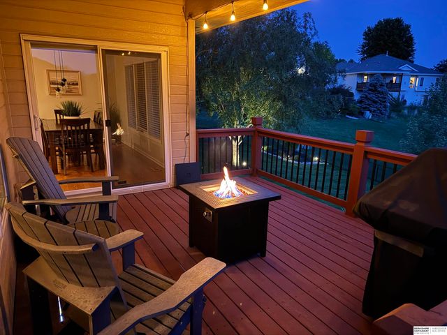 17323 Franklin Drive, Omaha, NE 68118