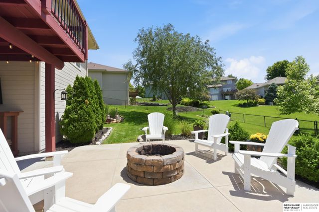 17323 Franklin Drive, Omaha, NE 68118