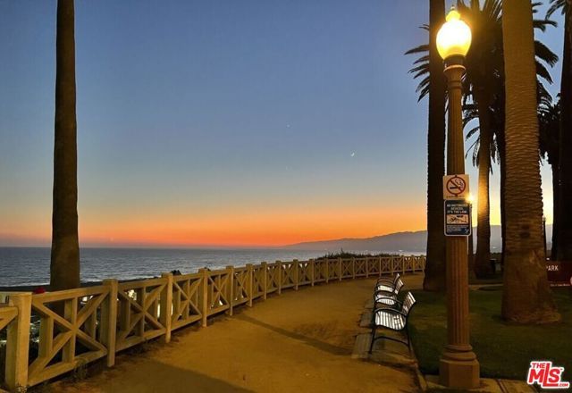 943 Princeton Street, Santa Monica, CA 90403