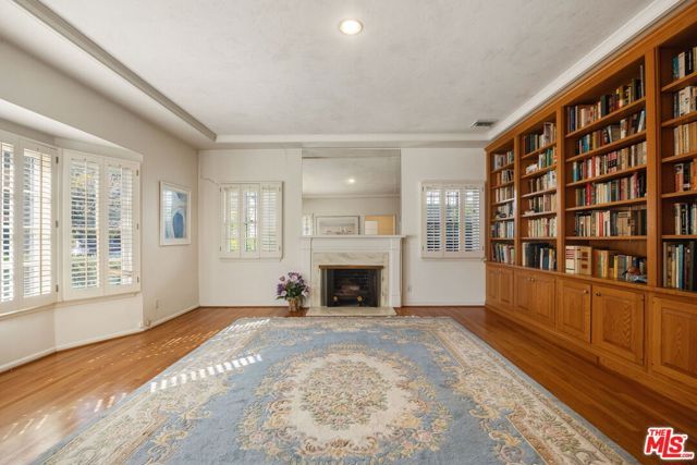 943 Princeton Street, Santa Monica, CA 90403