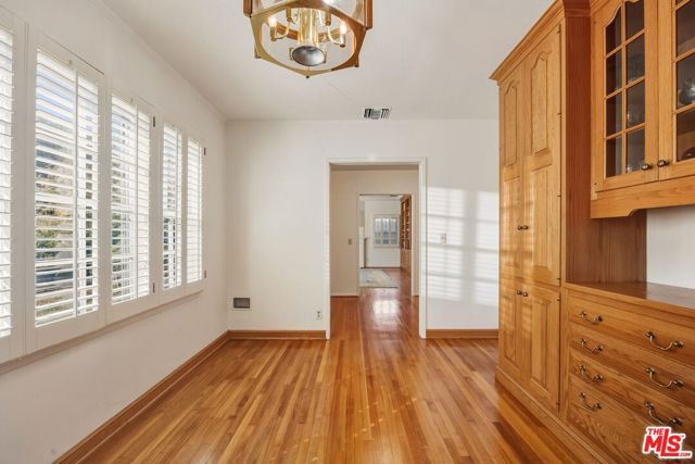 943 Princeton Street, Santa Monica, CA 90403