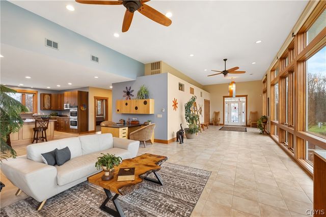 6687 Beach Road, Camillus, NY 13209