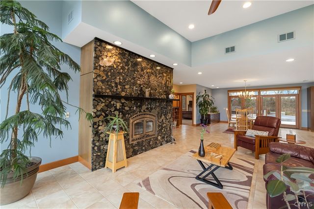 6687 Beach Road, Camillus, NY 13209