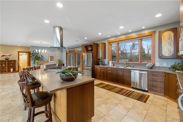 6687 Beach Road, Camillus, NY 13209